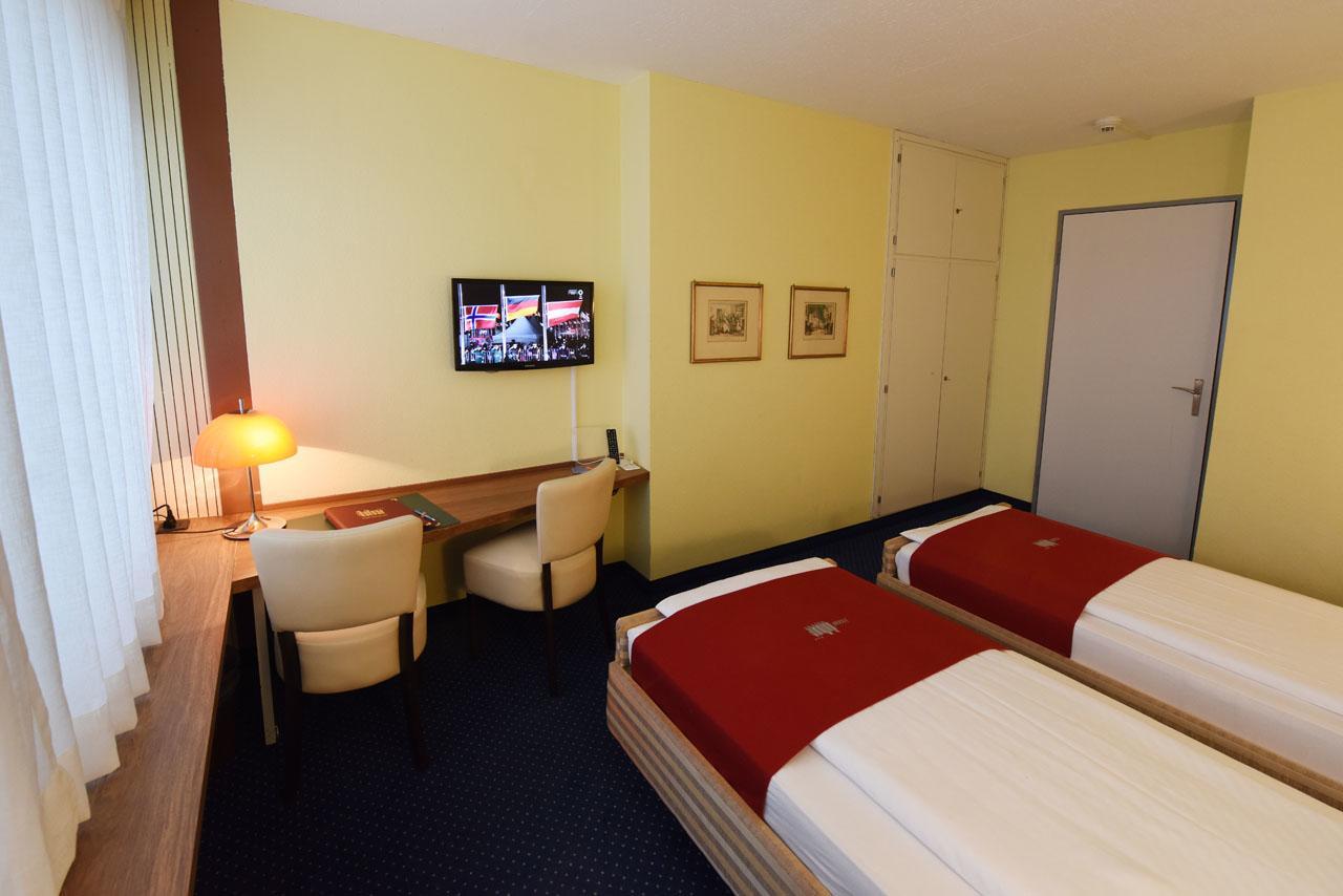 Hotel Dufour Biel Bagian luar foto